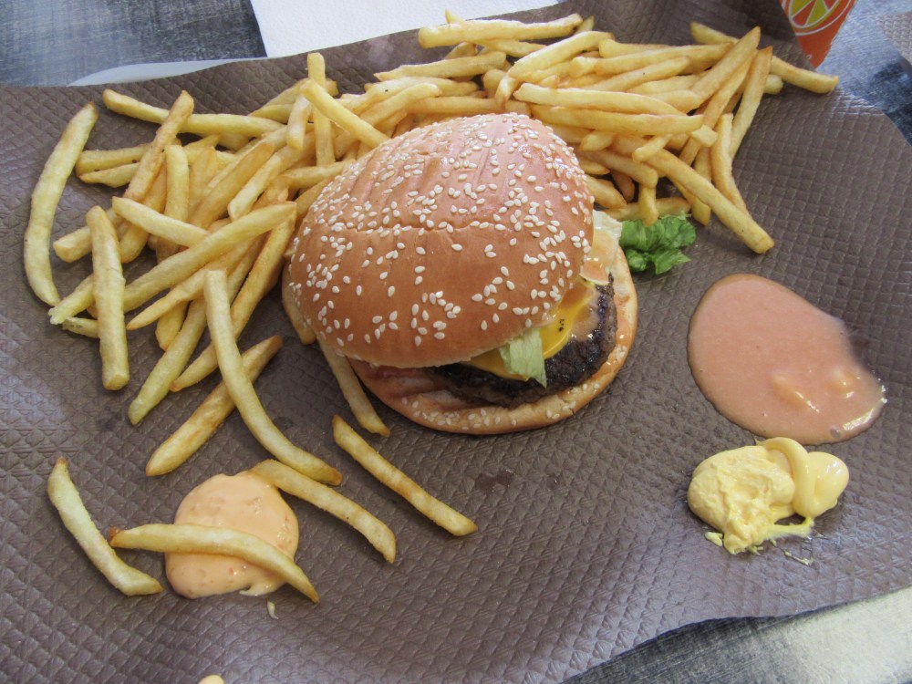 lunch today!! im walking now ok!!